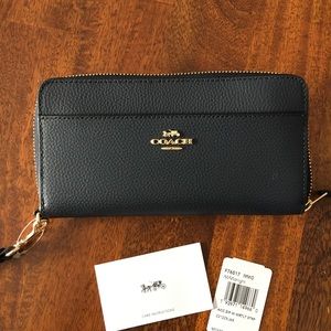NWT Coach leather accordion wallet/clutch